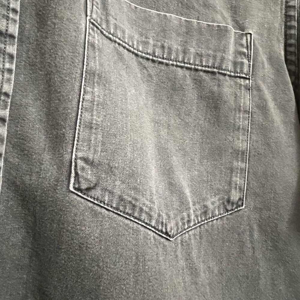 UNIQLO GREY BUTTON UP SHIRT - Picture 4 of 5